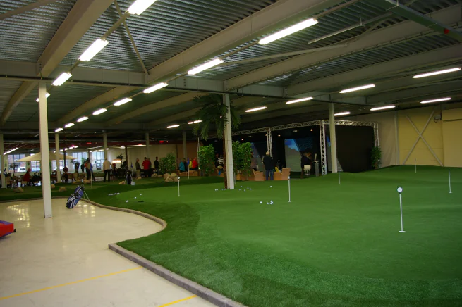 Augusta Indoor putting green in open commercial space
