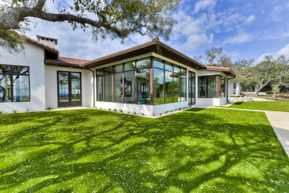 Augusta artificial grass for residential lawns