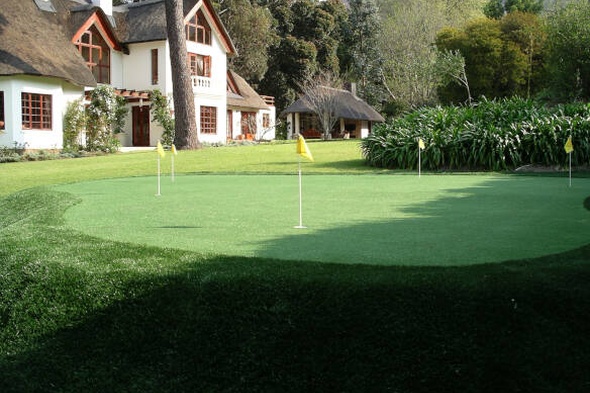 Augusta backyard putting green